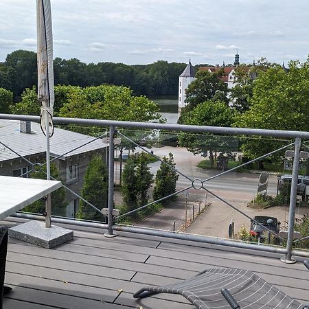 Hotel Am Wasserschloss Глюксбург Экстерьер фото